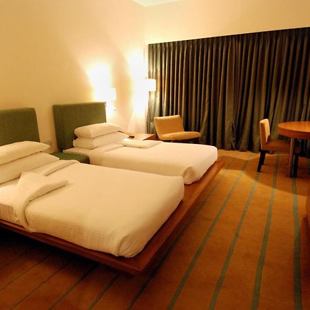 Hotel Parc Estique Pune Bagian luar foto