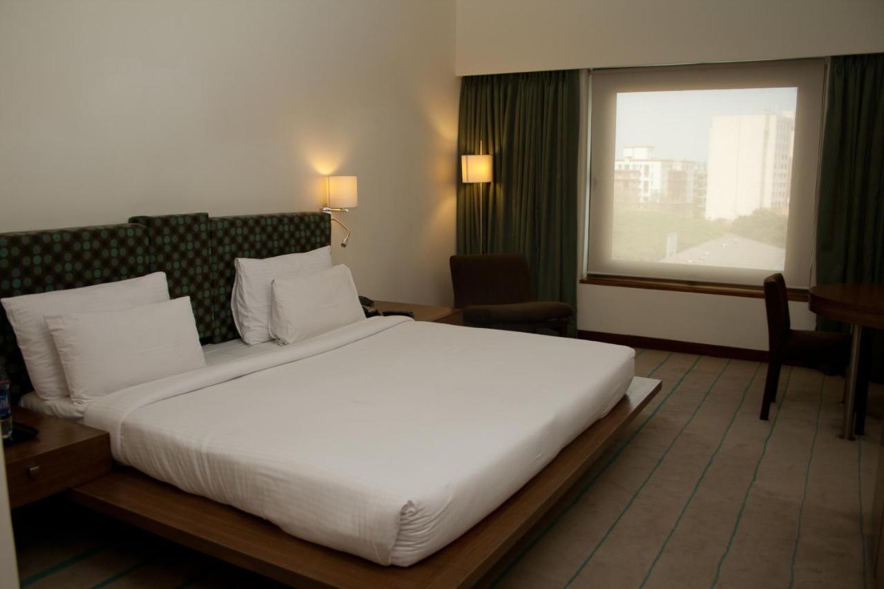 Hotel Parc Estique Pune Bagian luar foto