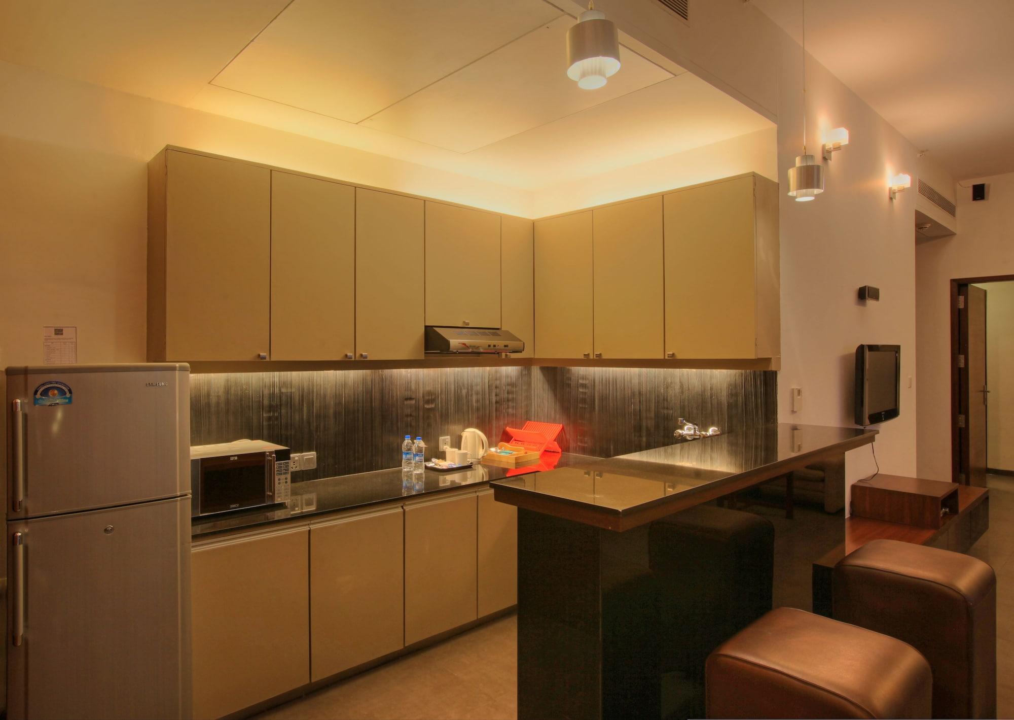 Hotel Parc Estique Pune Bagian luar foto