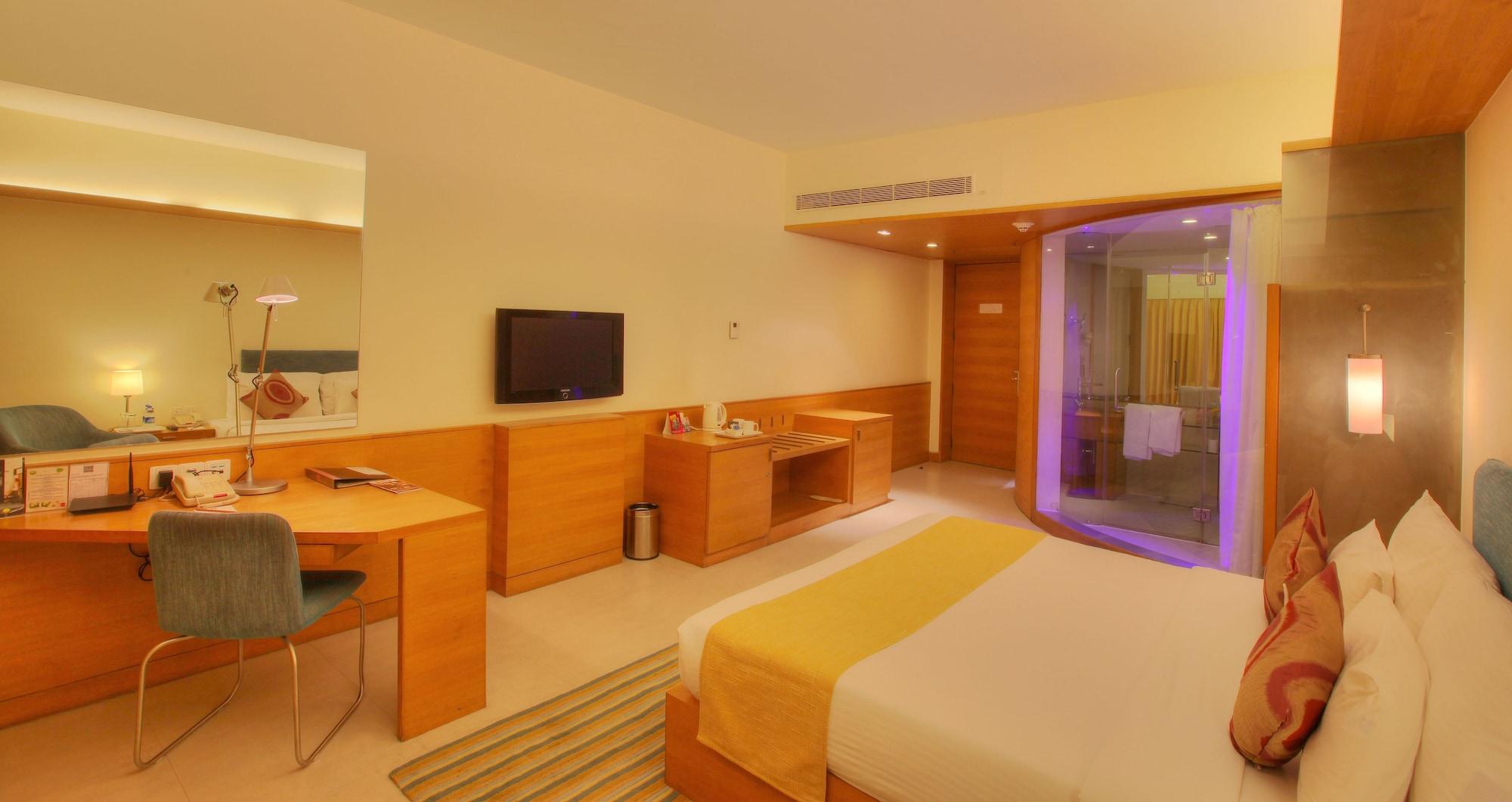 Hotel Parc Estique Pune Bagian luar foto