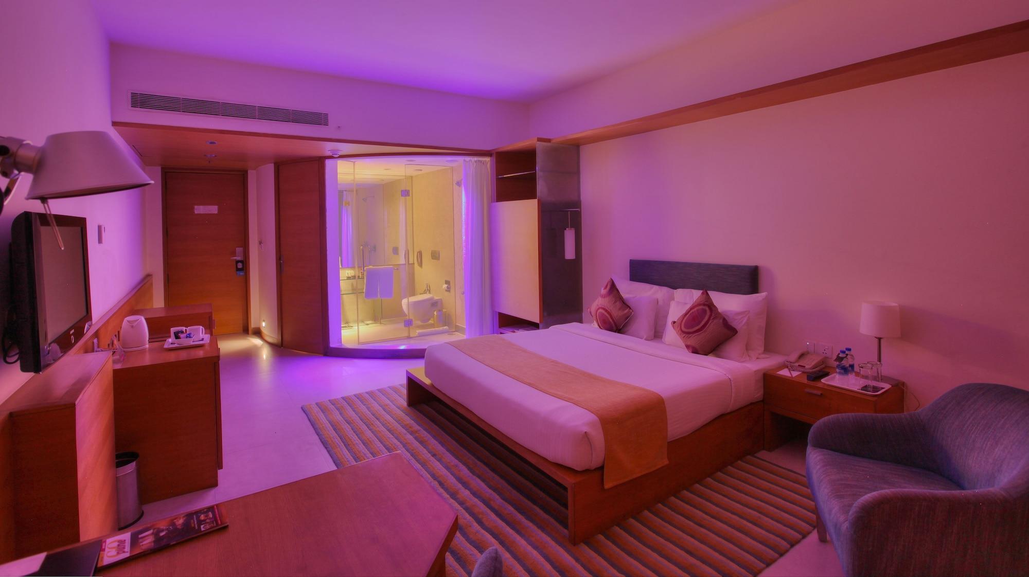 Hotel Parc Estique Pune Bagian luar foto