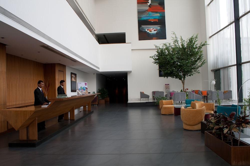 Hotel Parc Estique Pune Bagian luar foto