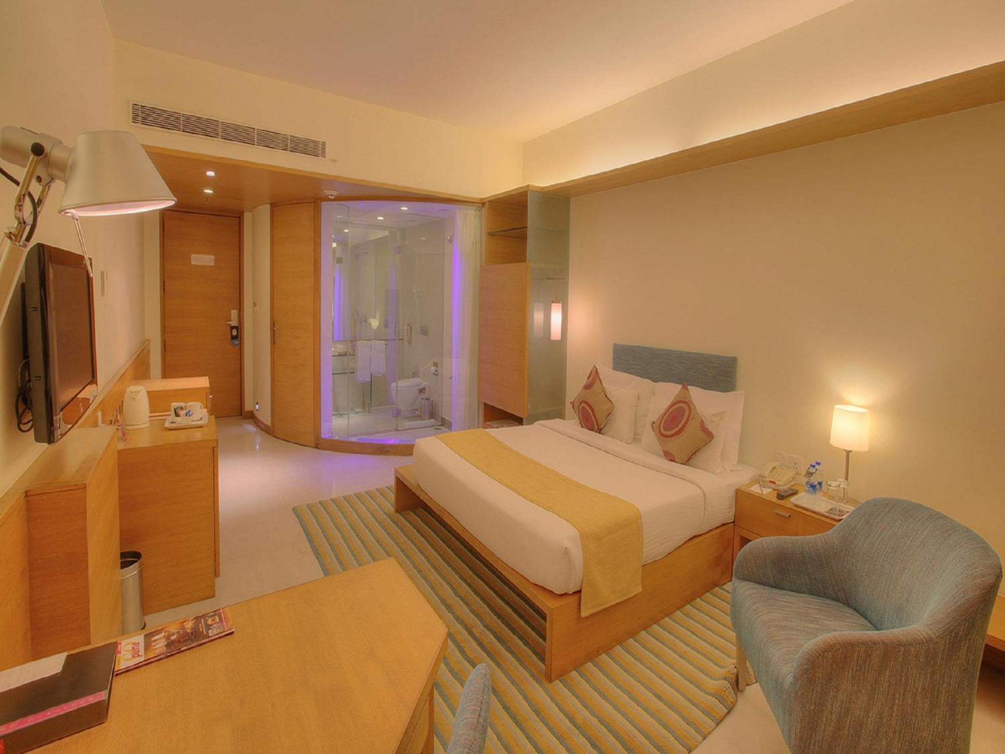 Hotel Parc Estique Pune Bagian luar foto