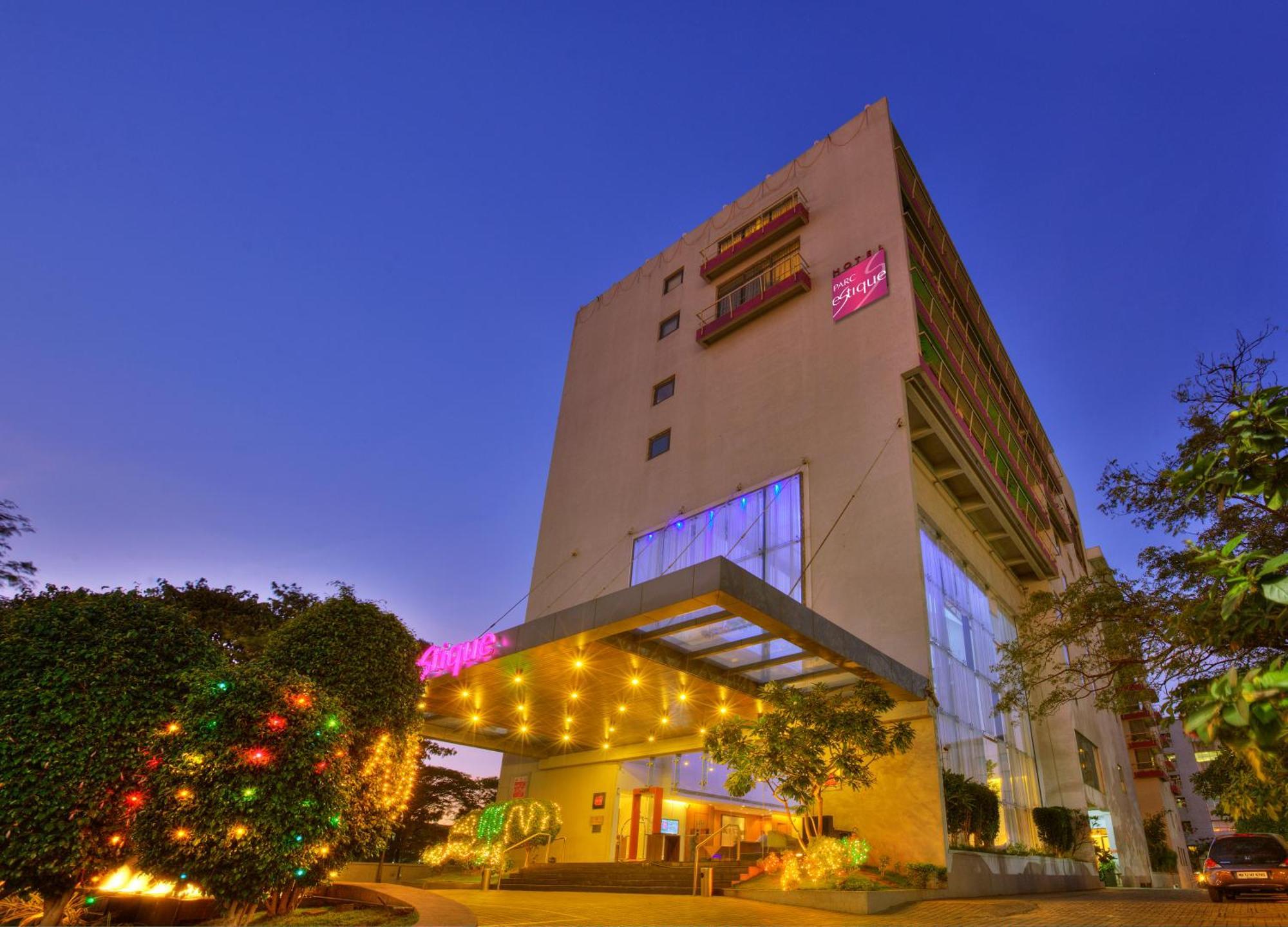 Hotel Parc Estique Pune Bagian luar foto