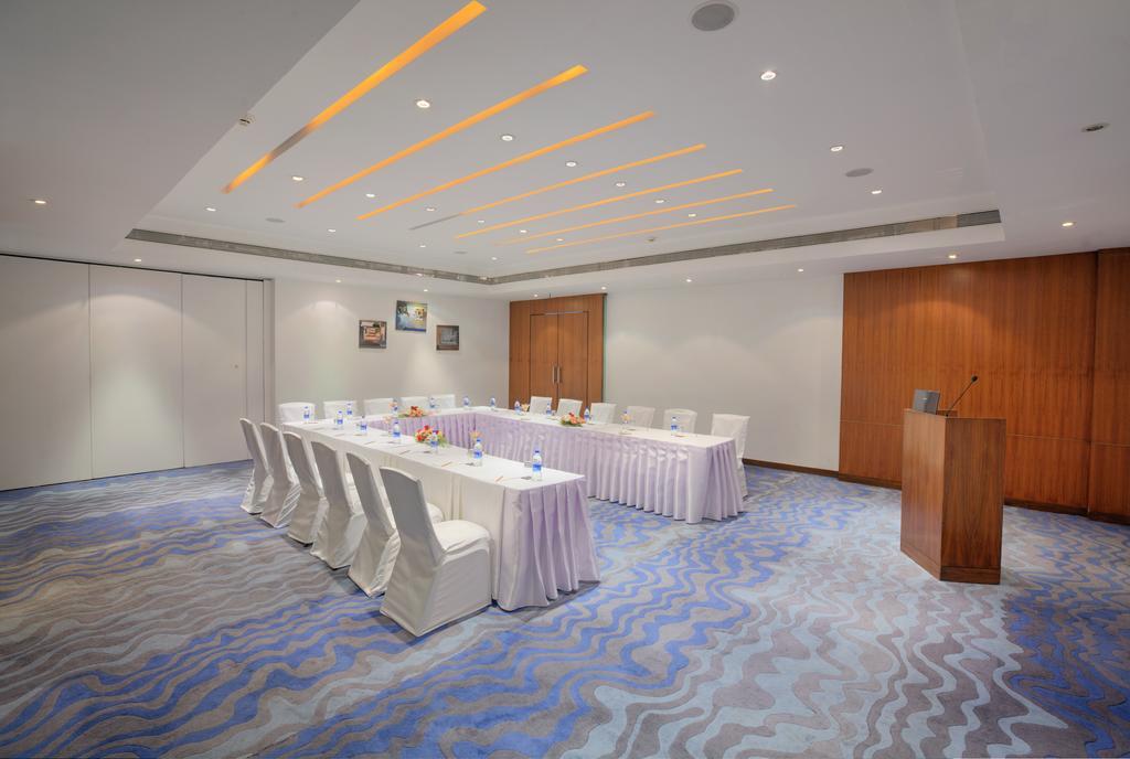 Hotel Parc Estique Pune Bagian luar foto