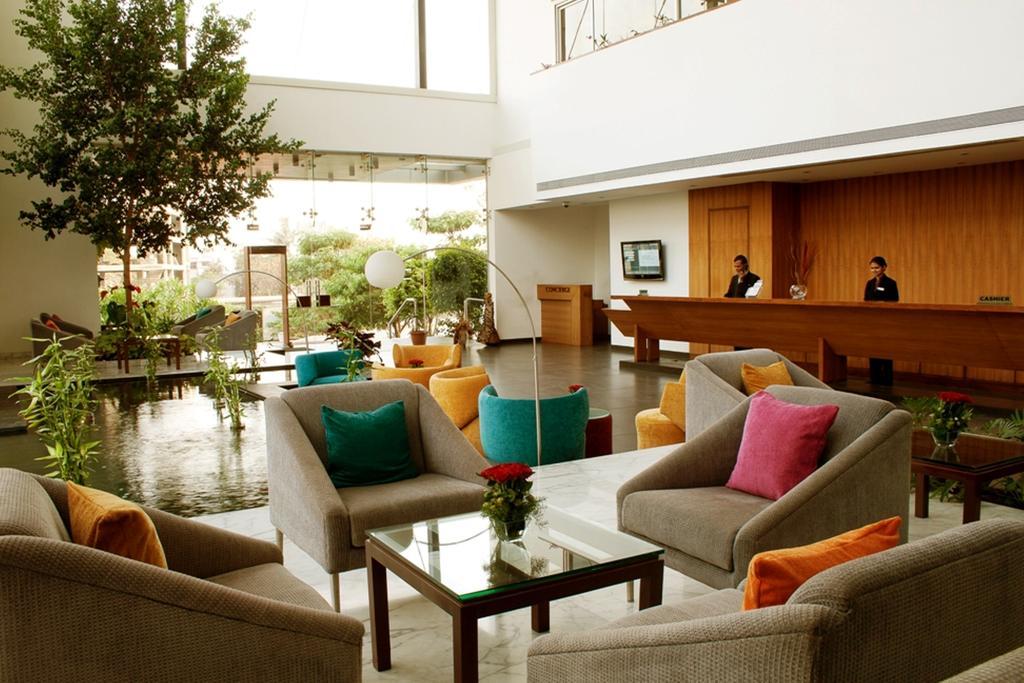 Hotel Parc Estique Pune Bagian luar foto