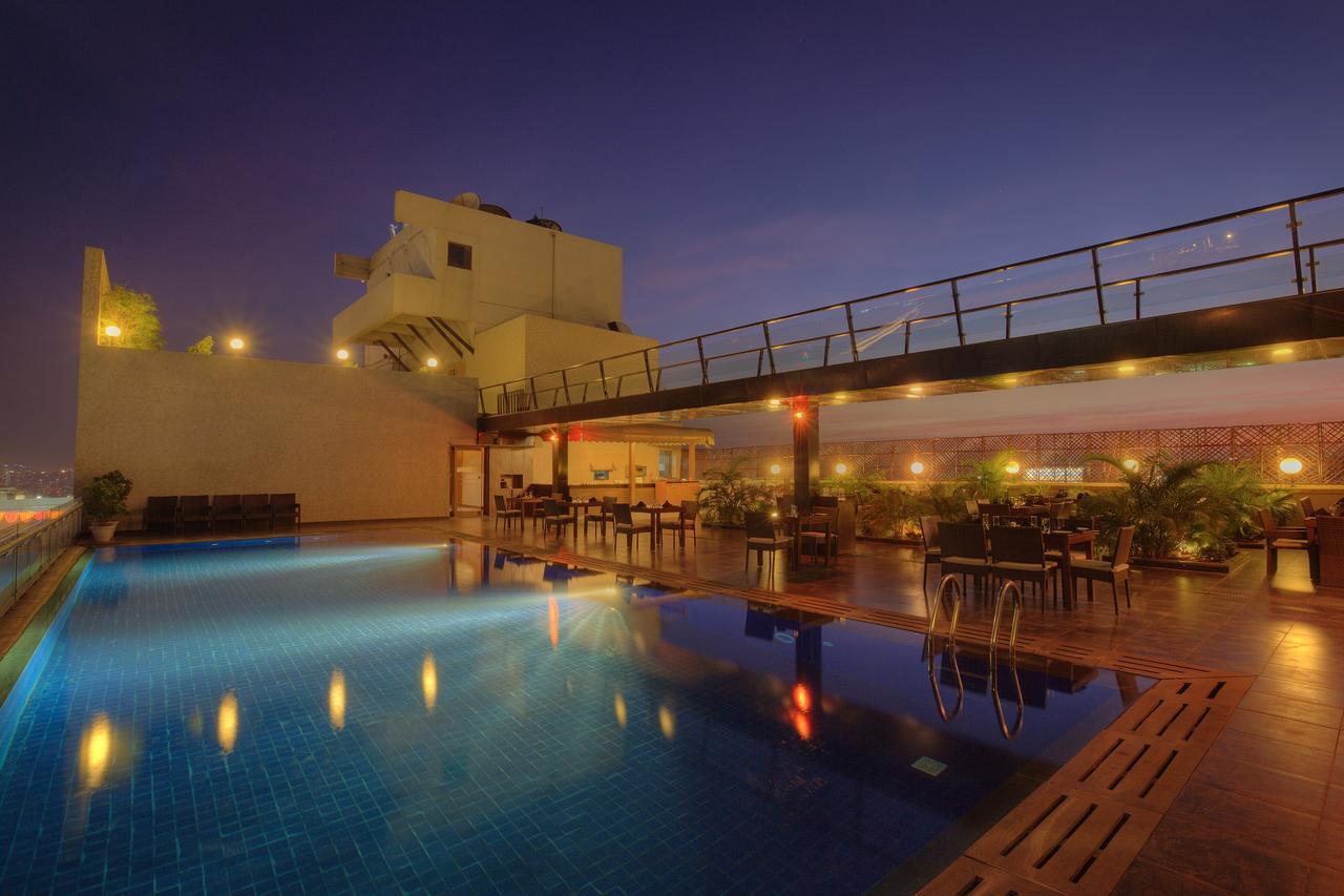 Hotel Parc Estique Pune Bagian luar foto
