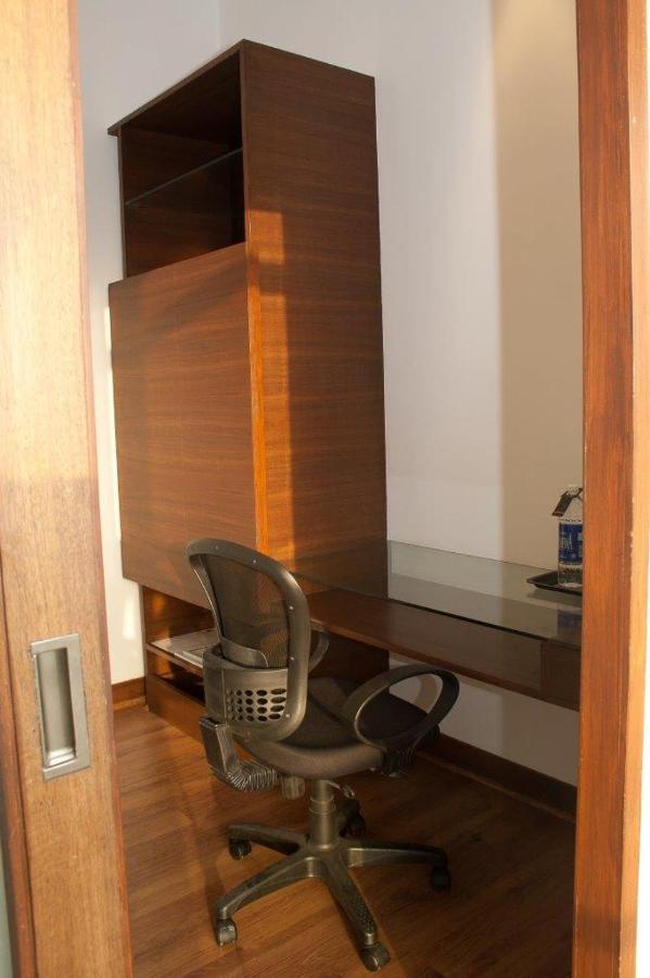 Hotel Parc Estique Pune Bagian luar foto